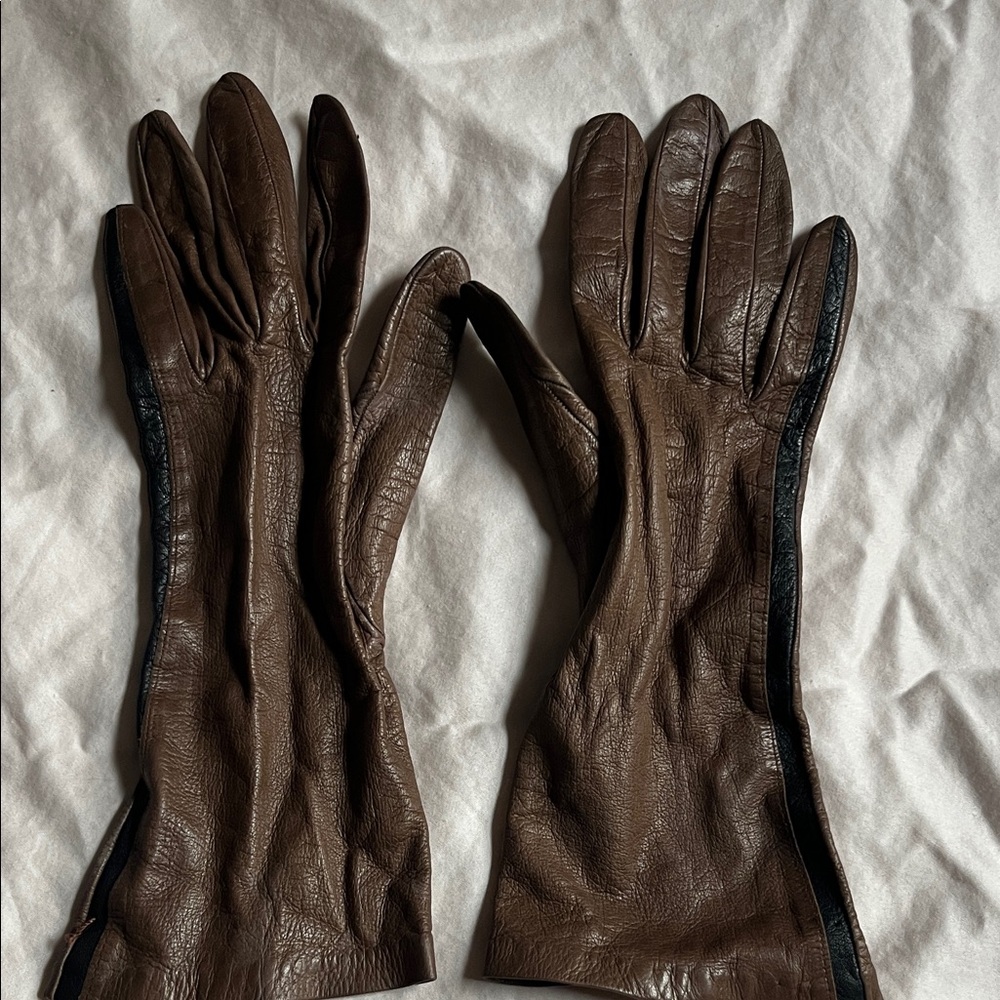 Brown Leather Gloves with Black Trim